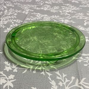 Jeannette Glass Sunflower Cake Plate
